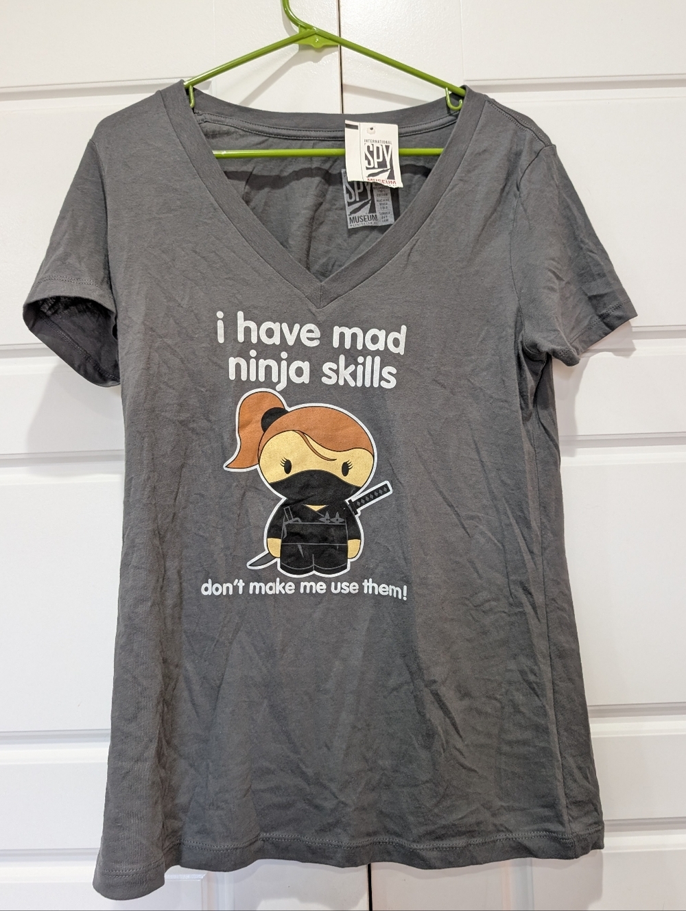 International Spy Museum "Mad Ninja Skills" Graphic Tee – Gray – Size XL – NWT